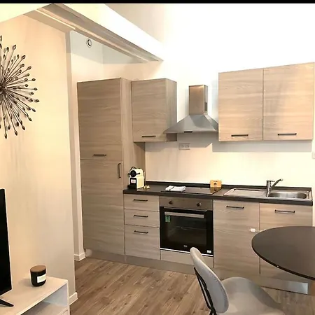 M004 Marquer Joli T2 En Centre D'annemasse Appartamento *